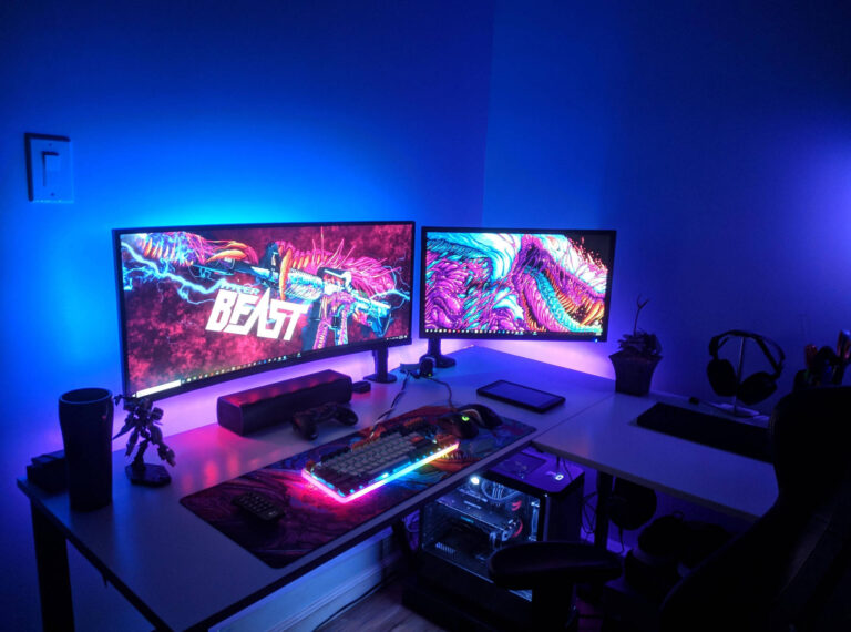 gaming-room-clean-dual-monitor-pa896uthm1d6mzwj